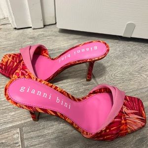 Gianni Bini shoes pink size 6.5 brand new.